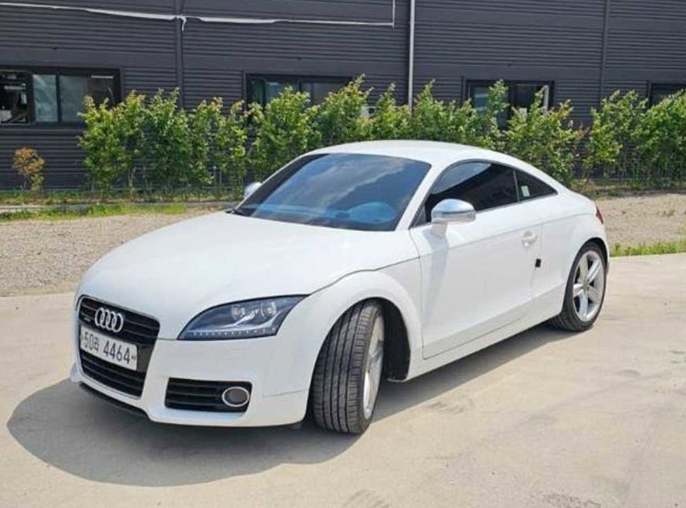 아우디 TT 2.0 TFSI 쿠페 콰트로 사진 2