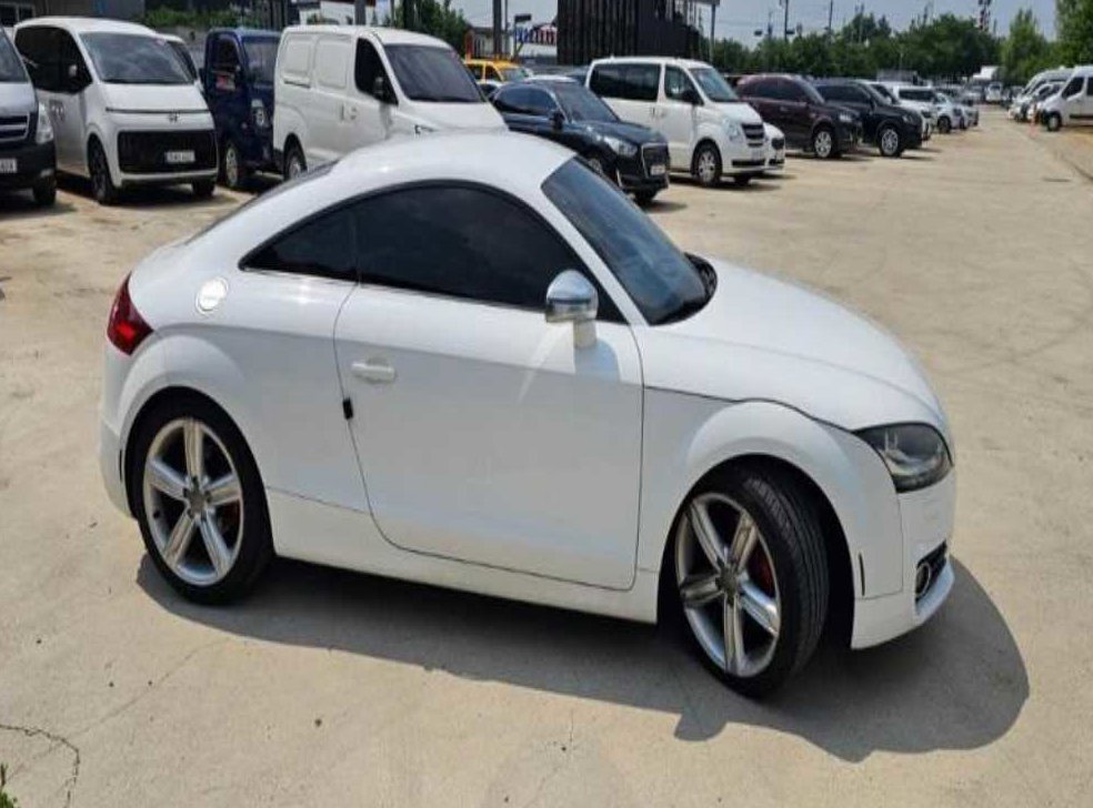 아우디 TT 2.0 TFSI 쿠페 콰트로 사진 4