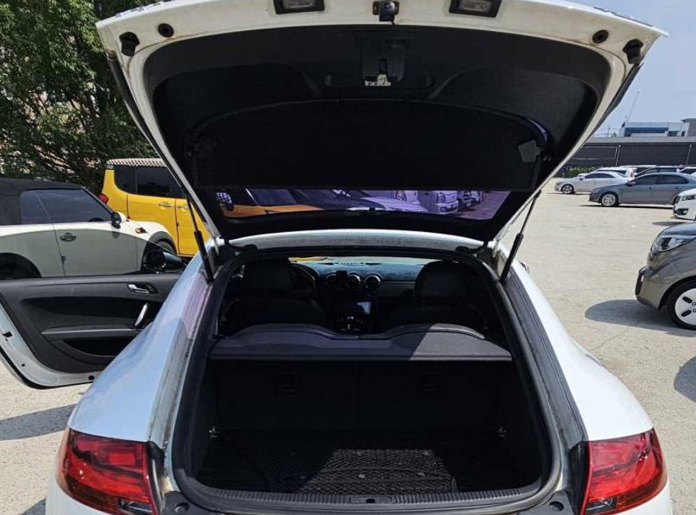 아우디 TT 2.0 TFSI 쿠페 콰트로 사진 9