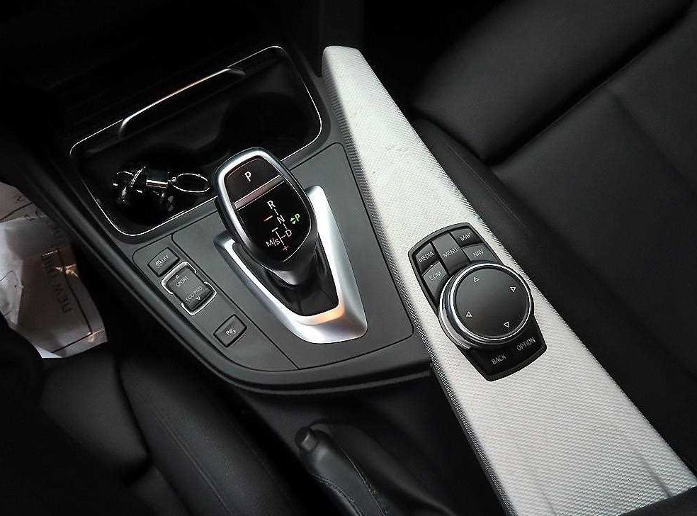 BMW 3시리즈 320d 사진 10