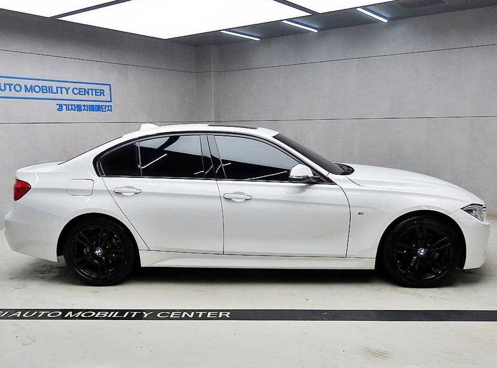 BMW 3시리즈 320d 사진 2