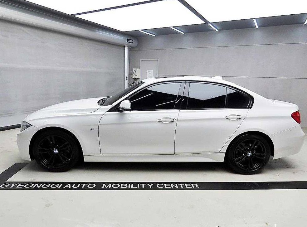 BMW 3시리즈 320d 사진 4