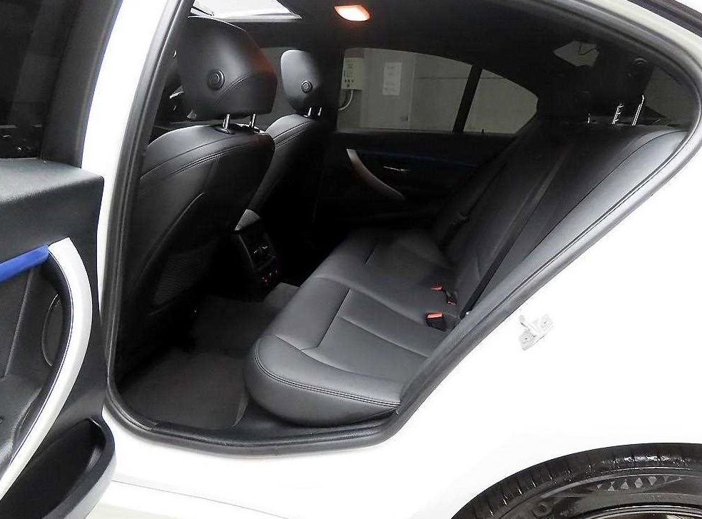 BMW 3시리즈 320d 사진 6