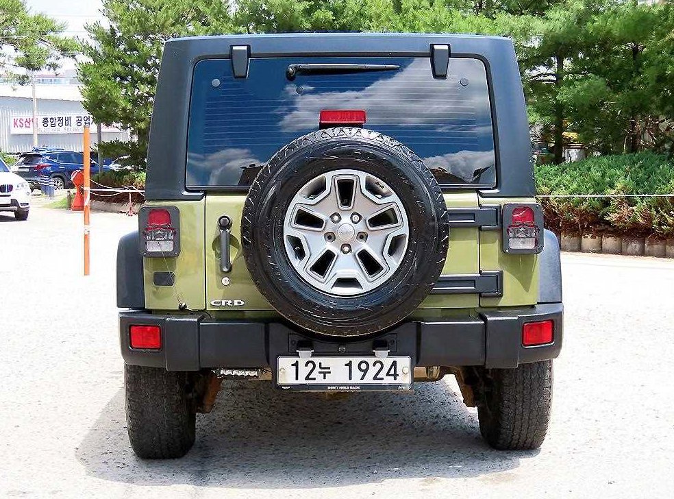 지프 랭글러 2.8 루비콘 4DR 사진 4