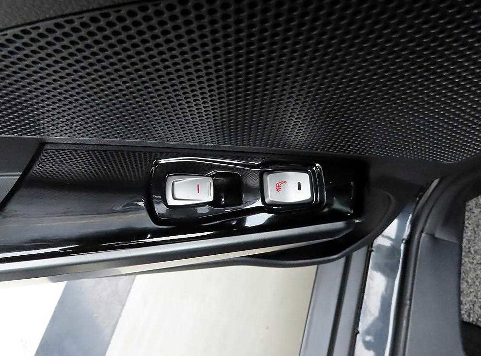 KG모빌리티(쌍용)  티볼리 디젤 4WD 1.6 LX 사진 13