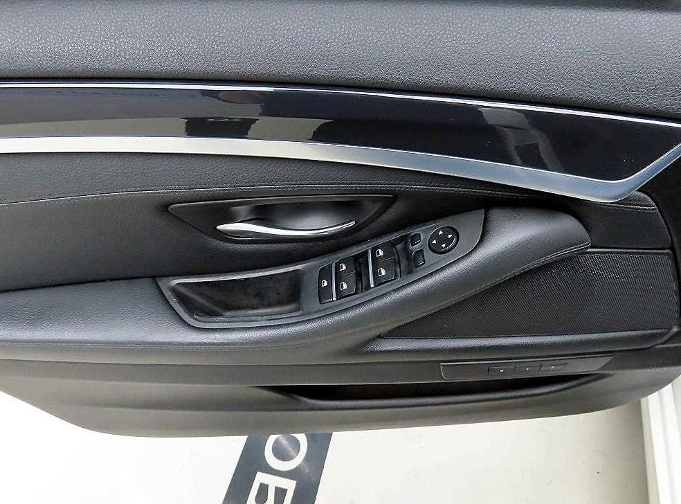 BMW 5시리즈 520d 사진 11