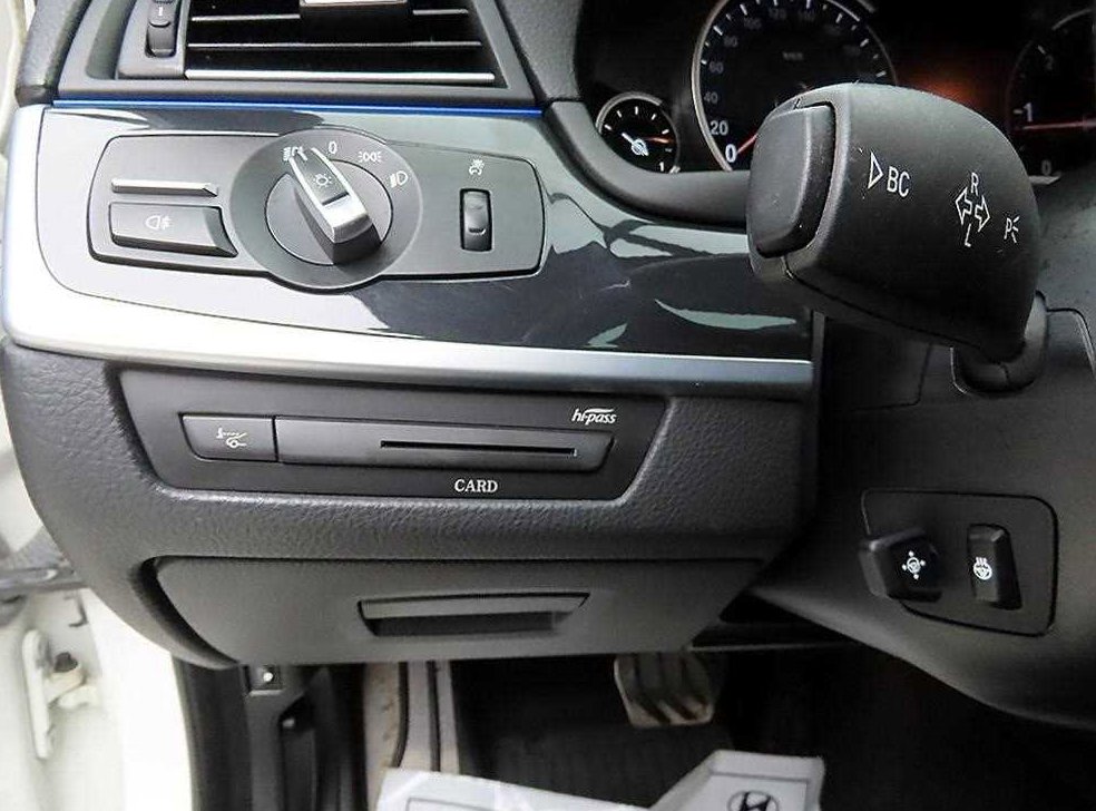BMW 5시리즈 520d 사진 12