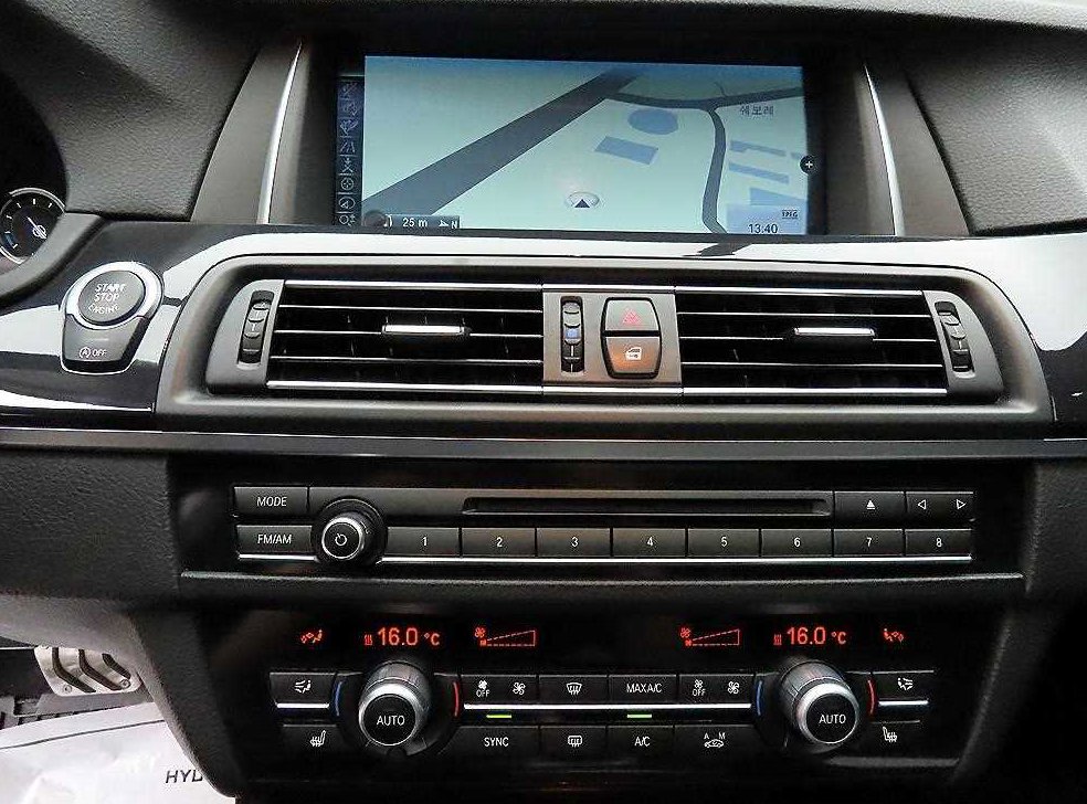 BMW 5시리즈 520d 사진 14
