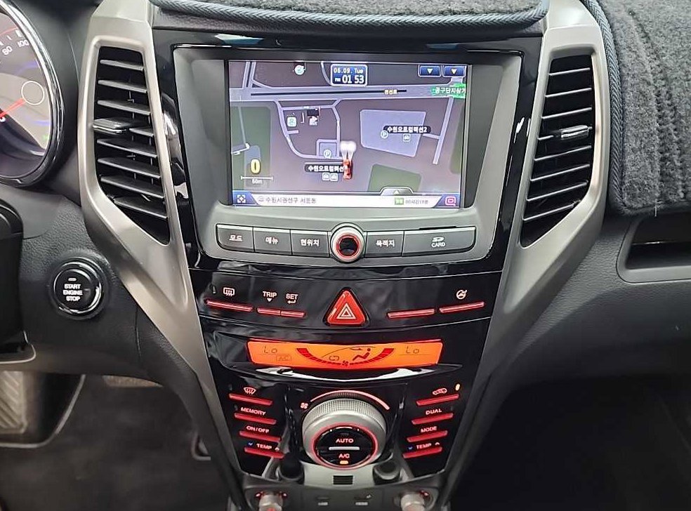 KG모빌리티(쌍용)  티볼리 가솔린 2WD 1.6 LX 사진 10