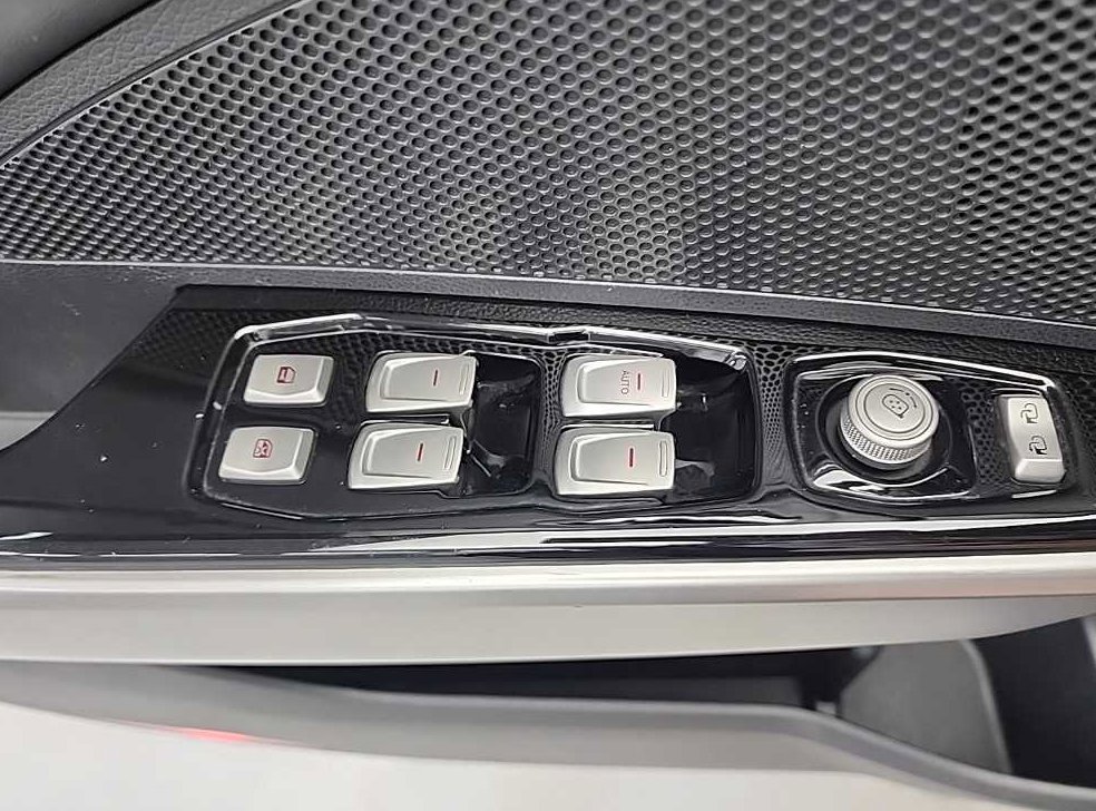 KG모빌리티(쌍용)  티볼리 가솔린 2WD 1.6 LX 사진 16