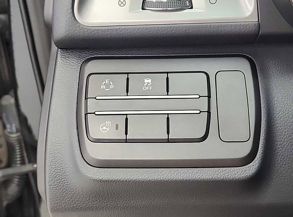KG모빌리티(쌍용)  티볼리 가솔린 2WD 1.6 LX 사진 17