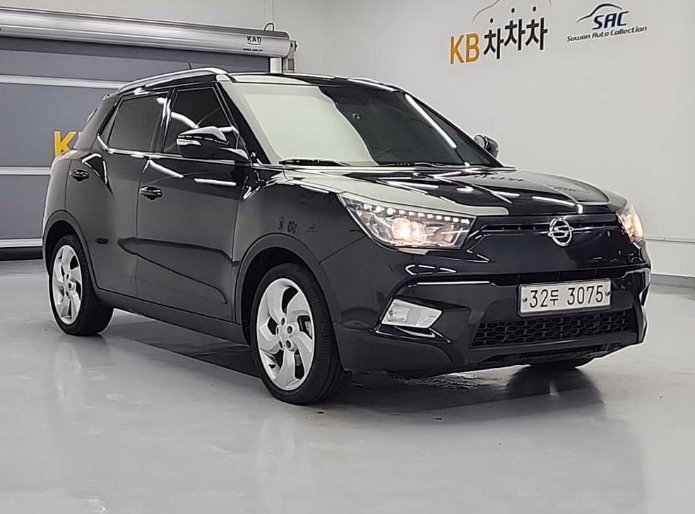 KG모빌리티(쌍용)  티볼리 가솔린 2WD 1.6 LX 사진 4