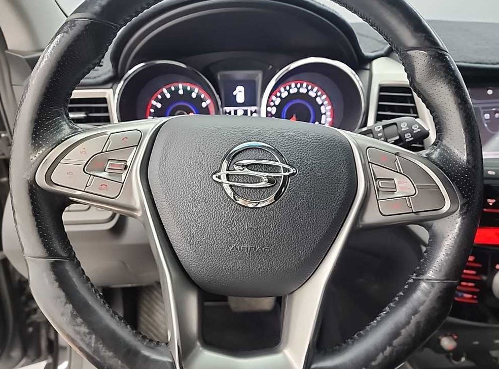 KG모빌리티(쌍용)  티볼리 가솔린 2WD 1.6 LX 사진 9