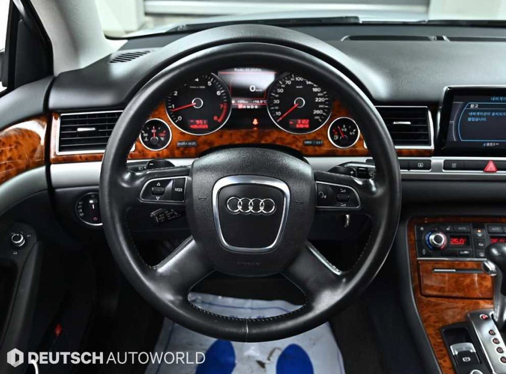 아우디 A8 3.2 FSI 사진 13