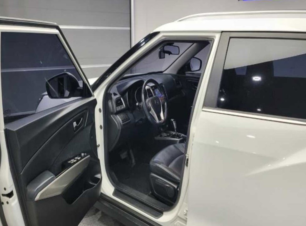 KG모빌리티(쌍용)  티볼리 가솔린 2WD 1.6 VX 사진 6