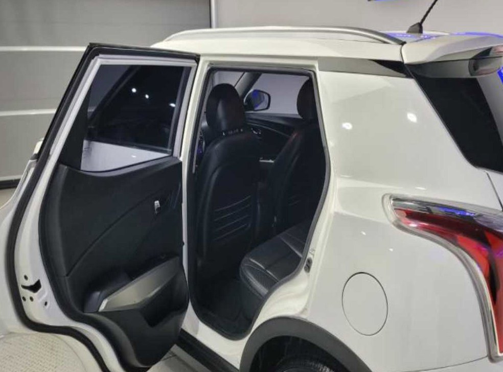 KG모빌리티(쌍용)  티볼리 가솔린 2WD 1.6 VX 사진 7