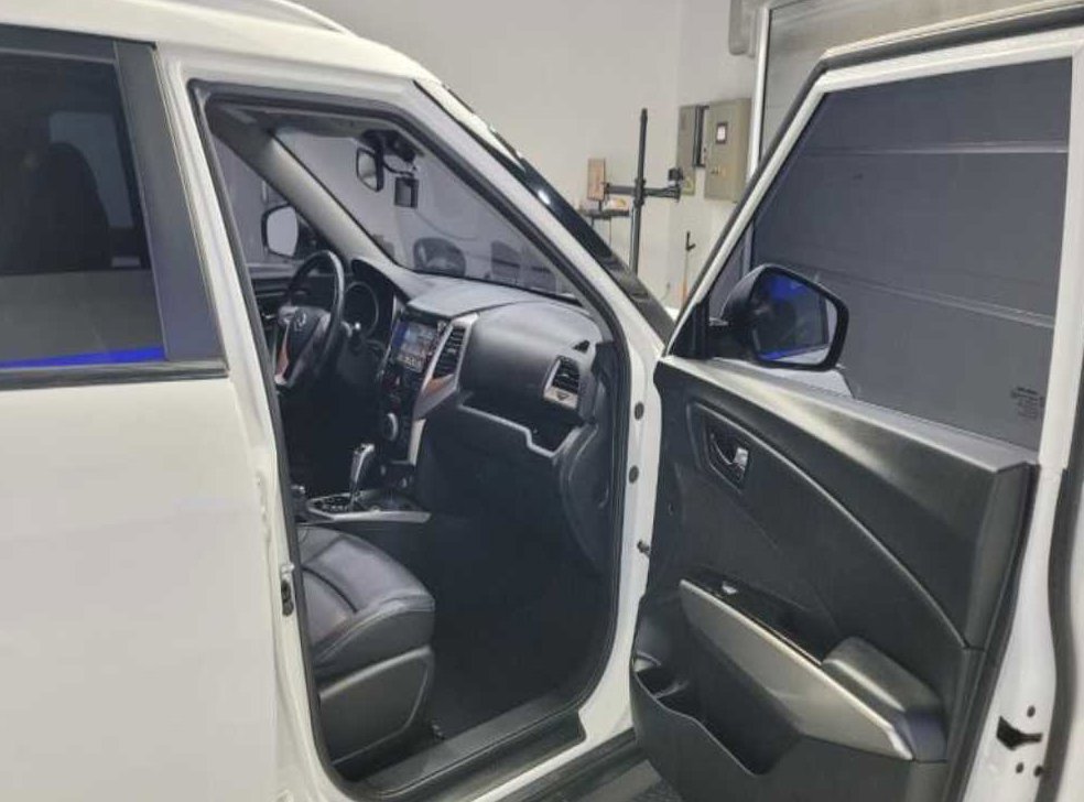 KG모빌리티(쌍용)  티볼리 가솔린 2WD 1.6 VX 사진 8