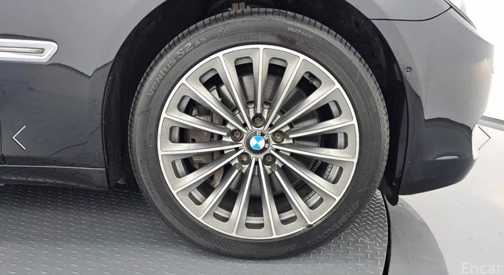 BMW 7시리즈 750 사진 3