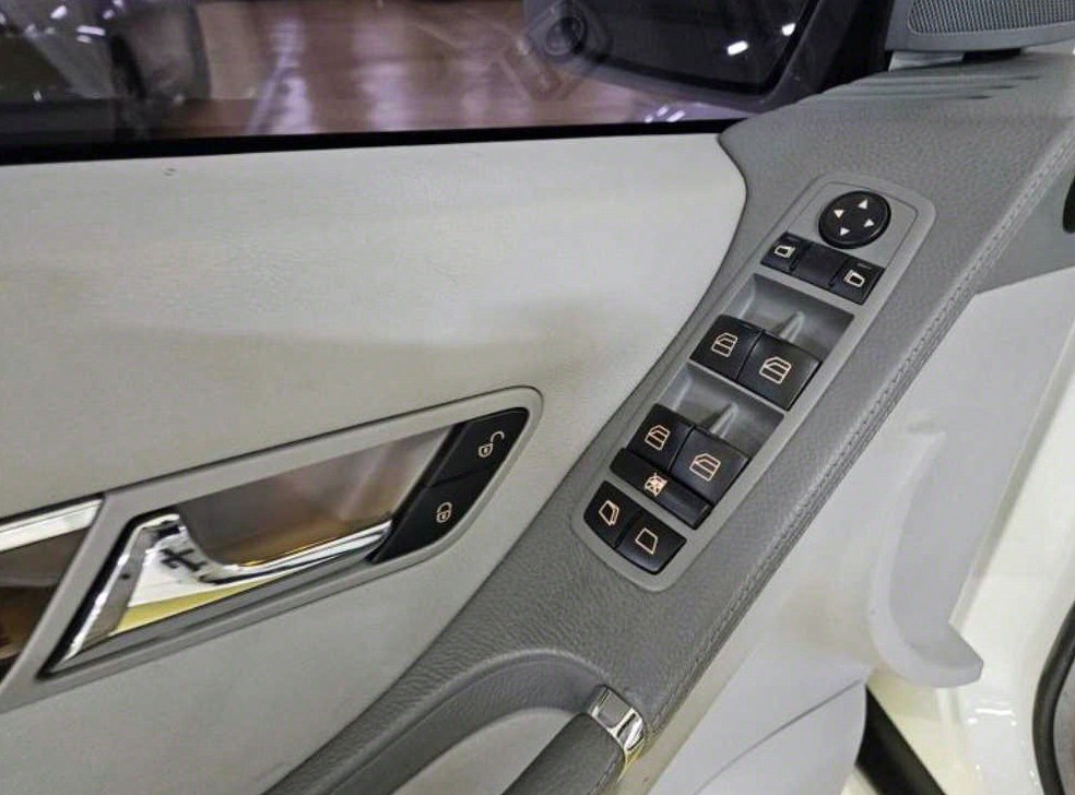 벤츠 R 클래스 R500 4MATIC 사진 16