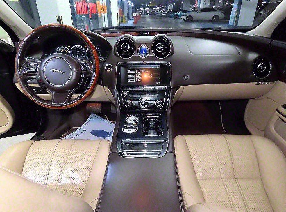 재규어 XJ 3.0D 사진 10