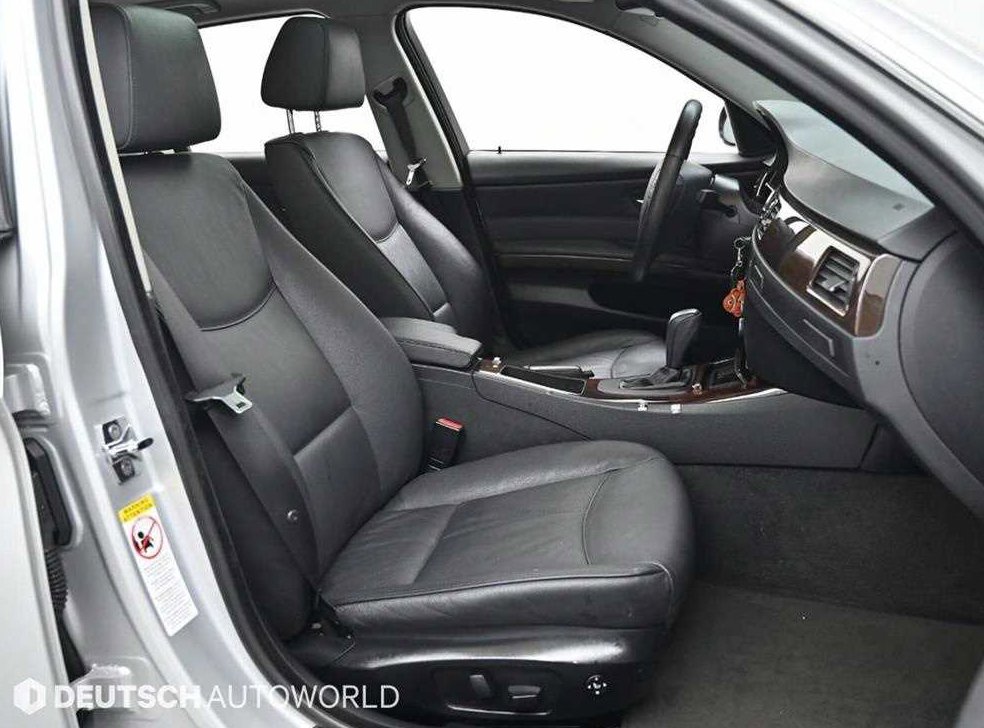 BMW 3시리즈 335i 세단 사진 10