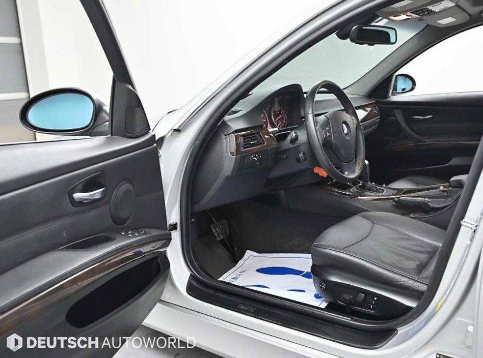 BMW 3시리즈 335i 세단 사진 11
