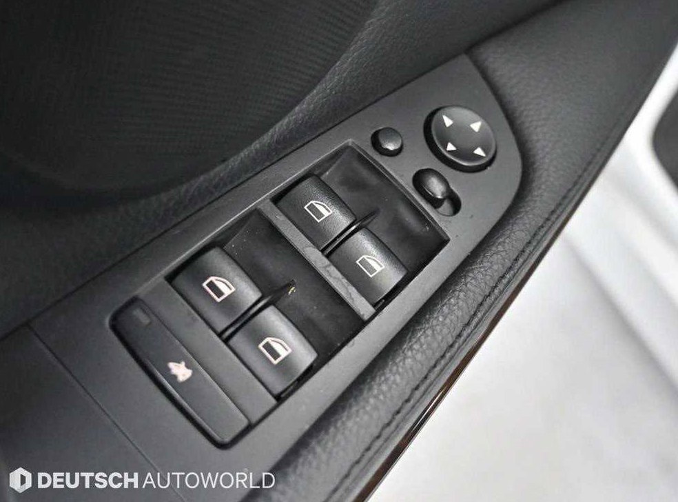BMW 3시리즈 335i 세단 사진 15