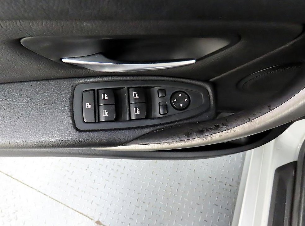 BMW 3시리즈 320d 사진 11