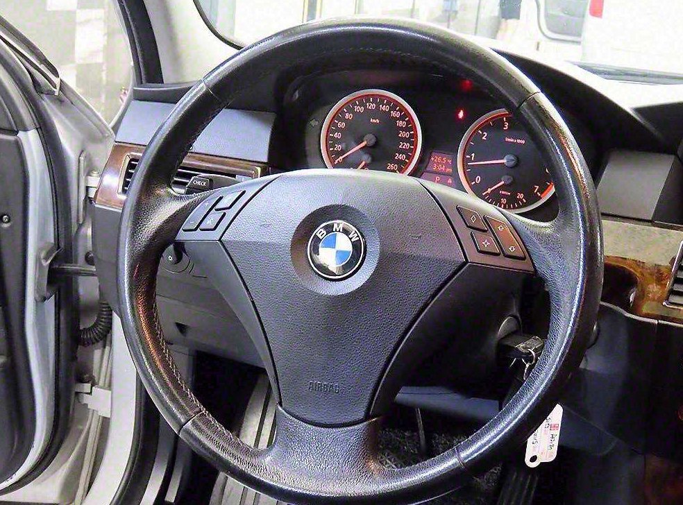 BMW 5시리즈 523i 사진 8