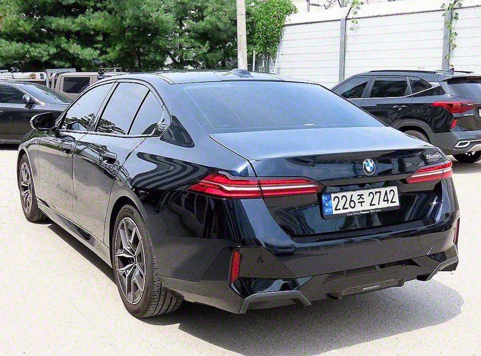 BMW 5시리즈 520i 사진 3