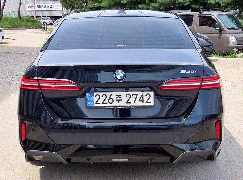 BMW 5시리즈 520i 사진 4
