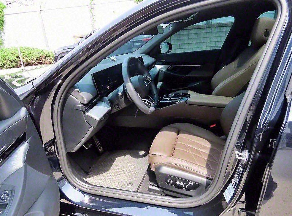 BMW 5시리즈 520i 사진 5