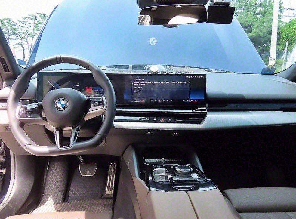 BMW 5시리즈 520i 사진 7