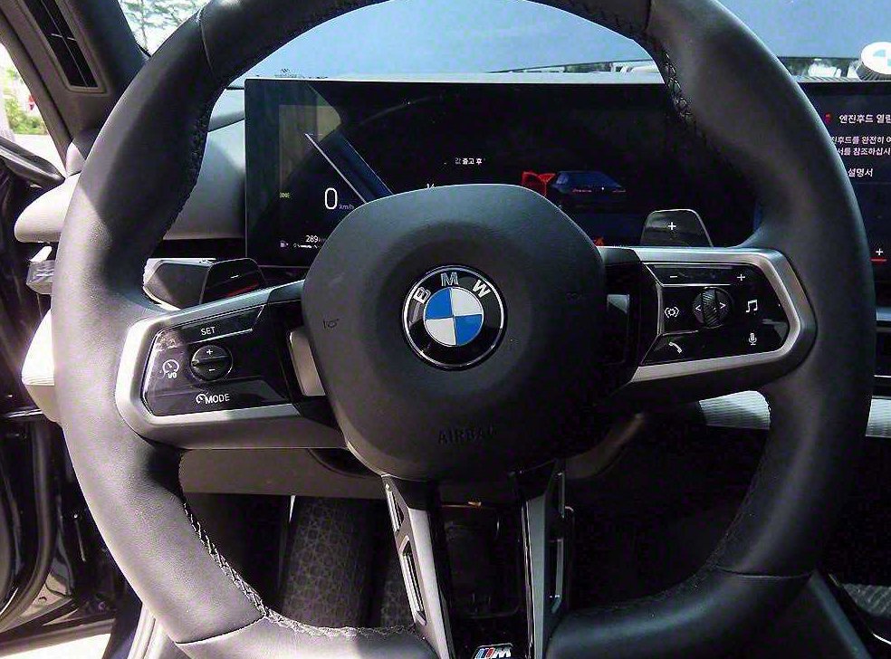 BMW 5시리즈 520i 사진 8