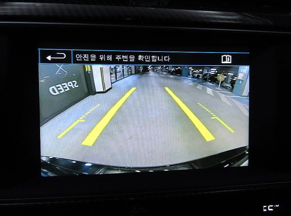 재규어 XE 2.0D 포트폴리오 사진 14