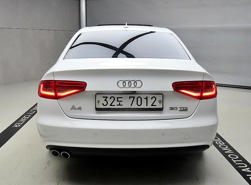 아우디 A4 30 TDI 사진 3