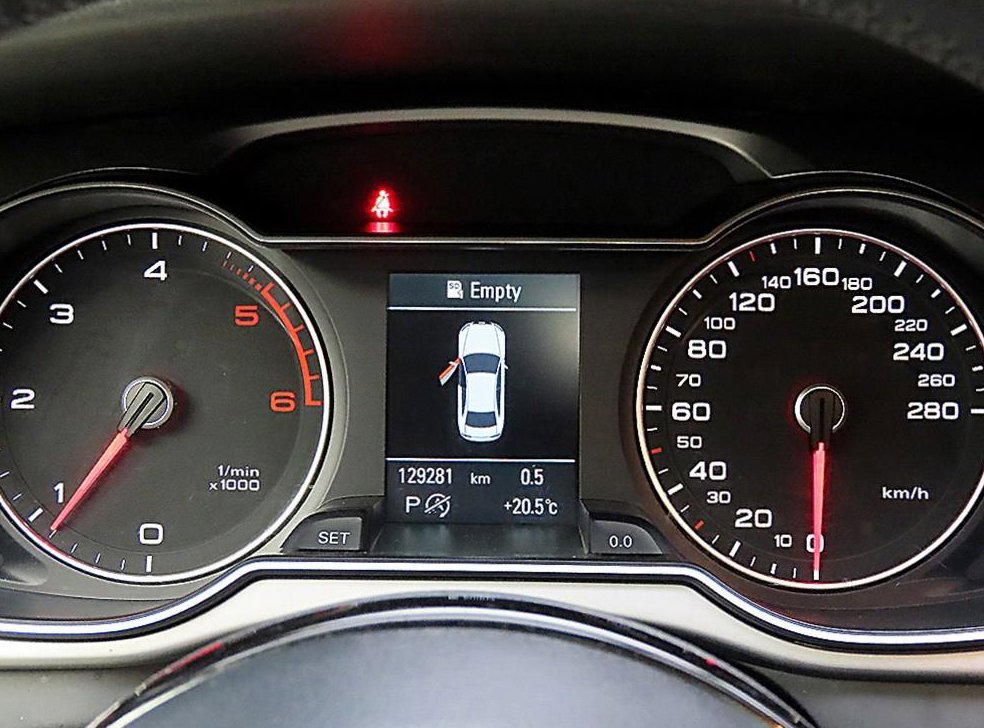 아우디 A4 30 TDI 사진 8