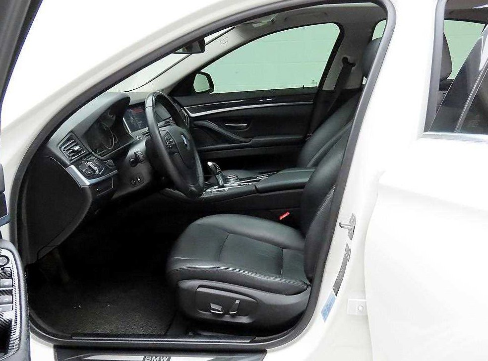 BMW 5시리즈 520d 사진 13