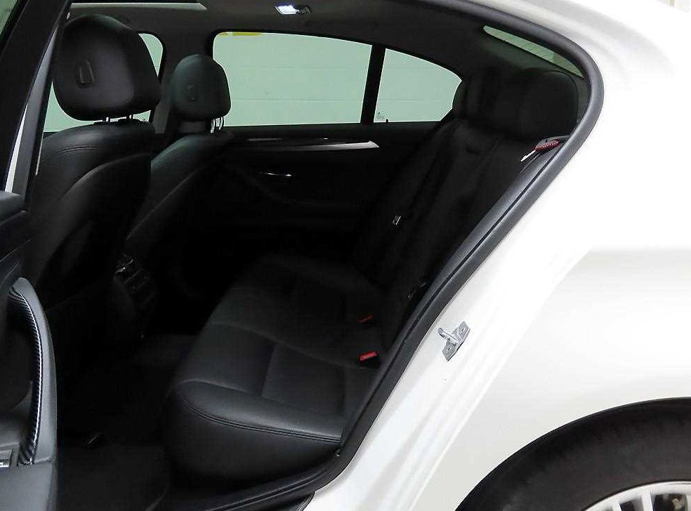 BMW 5시리즈 520d 사진 14