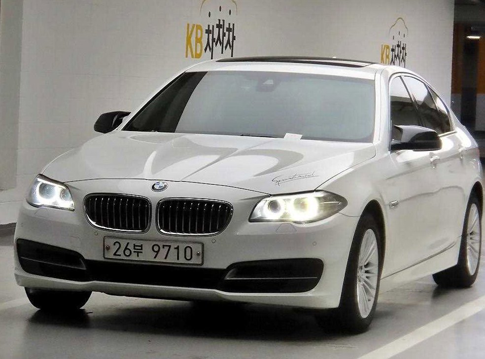 BMW 5시리즈 520d 사진 2