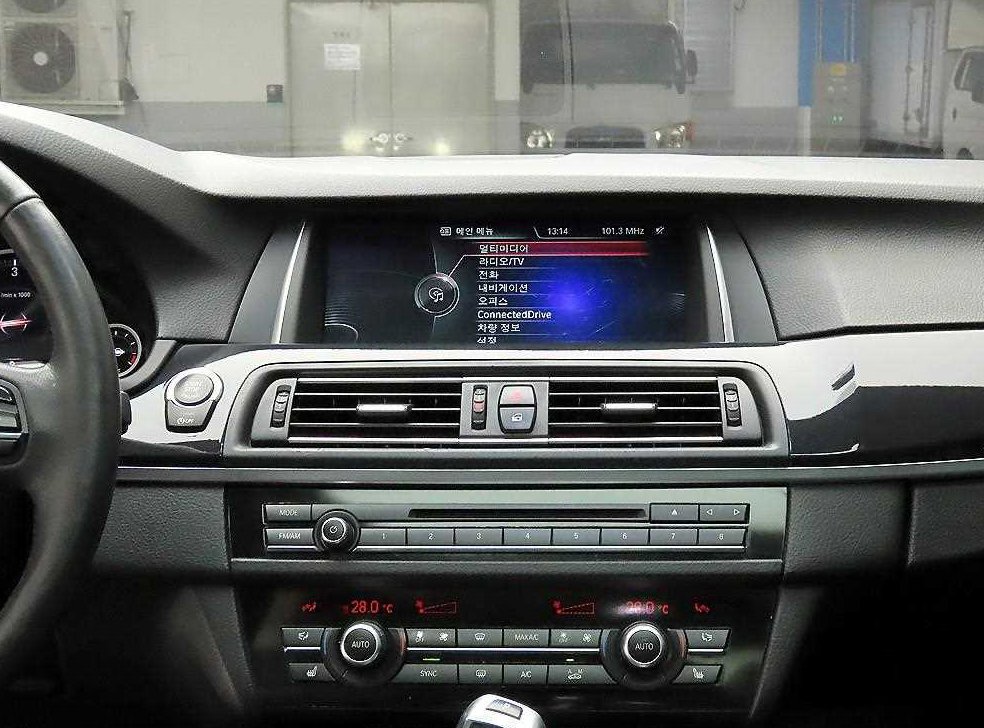 BMW 5시리즈 520d 사진 9