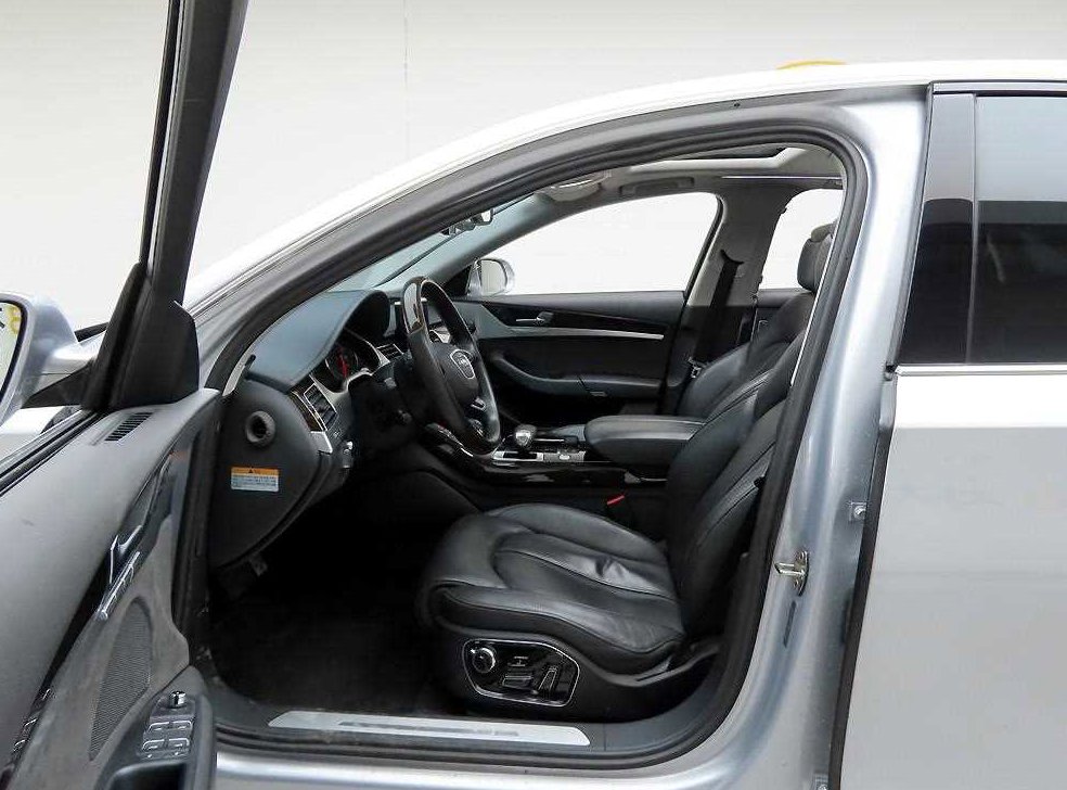 아우디 A8 60 TDI 콰트로 사진 12