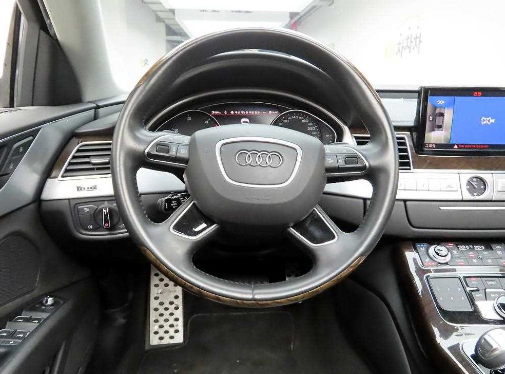 아우디 A8 60 TDI 콰트로 사진 8