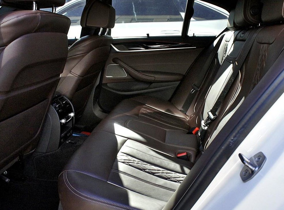BMW 5시리즈 530i M 스포츠 사진 6