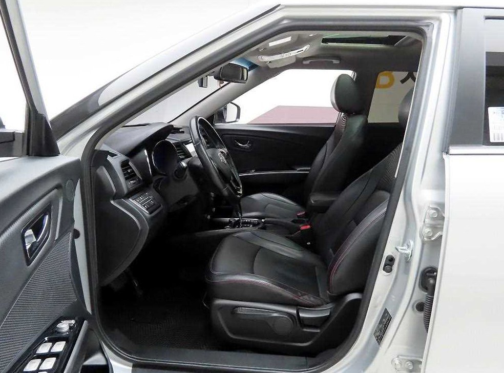 KG모빌리티(쌍용)  티볼리 2WD 가솔린 1.6 RX 사진 12