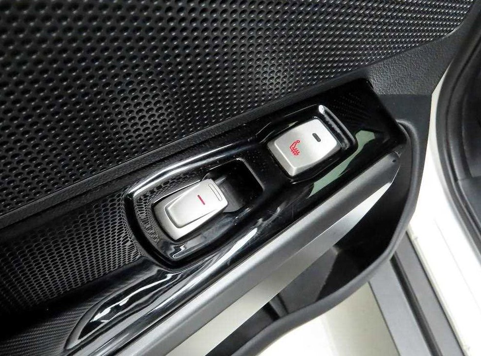 KG모빌리티(쌍용)  티볼리 2WD 가솔린 1.6 RX 사진 17