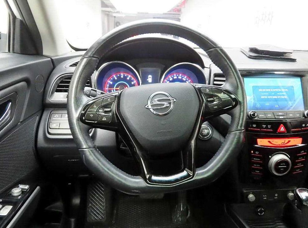 KG모빌리티(쌍용)  티볼리 2WD 가솔린 1.6 RX 사진 8
