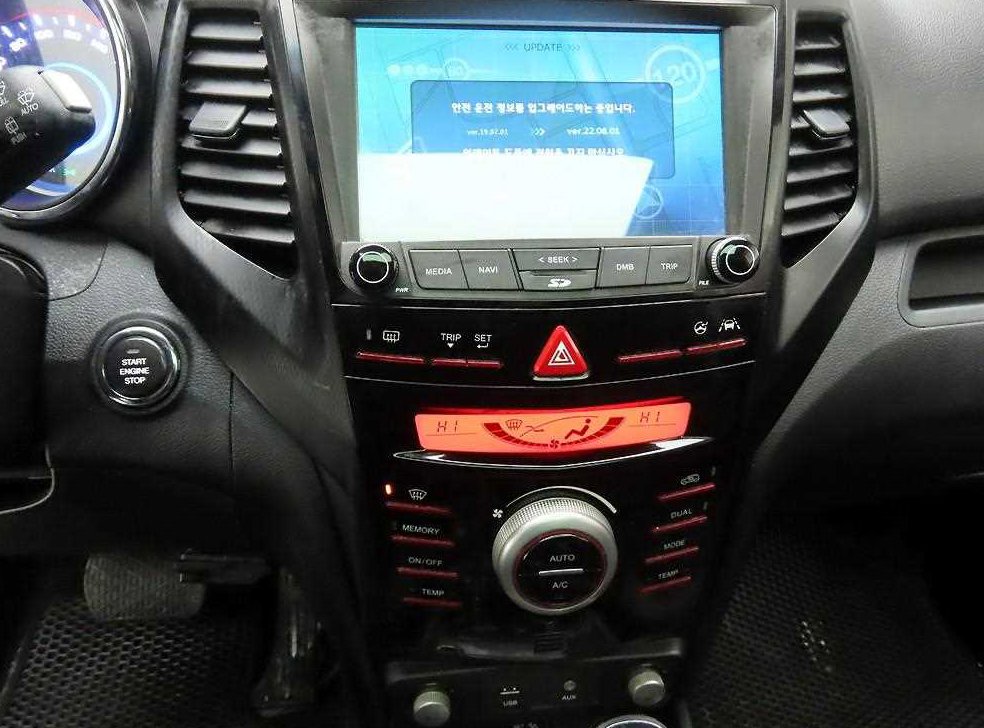 KG모빌리티(쌍용)  티볼리 2WD 가솔린 1.6 RX 사진 9