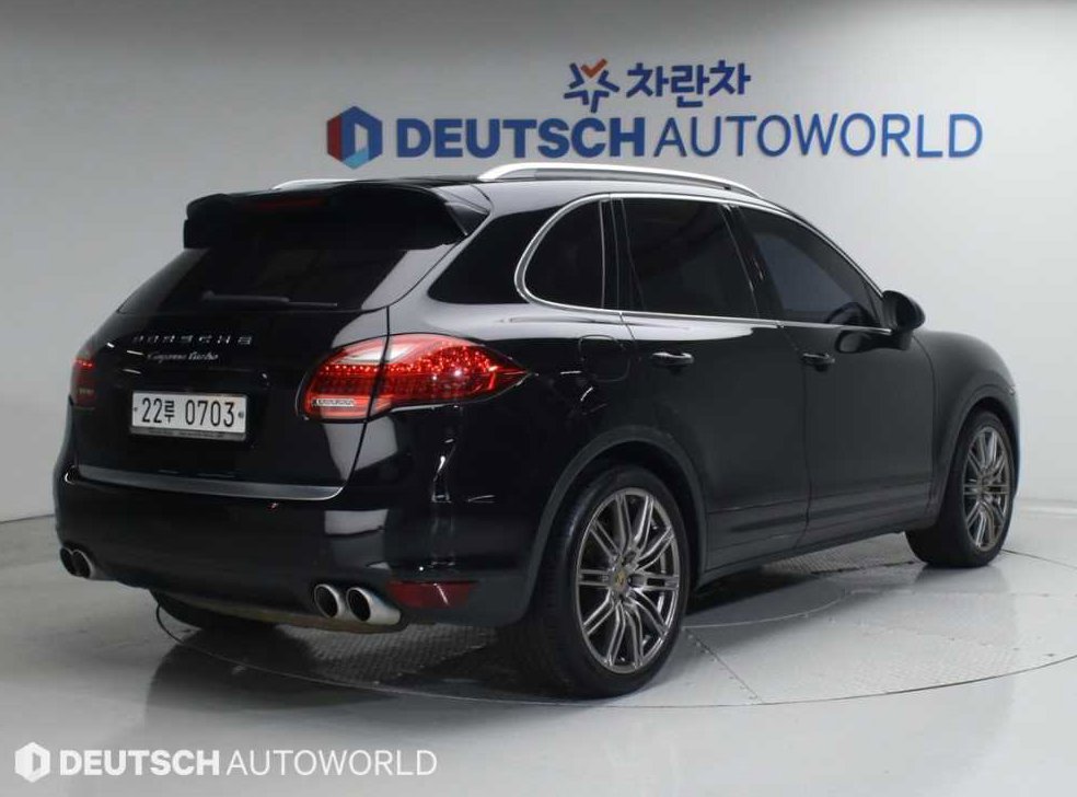 포르쉐 카이엔 4.8 터보 사진 2