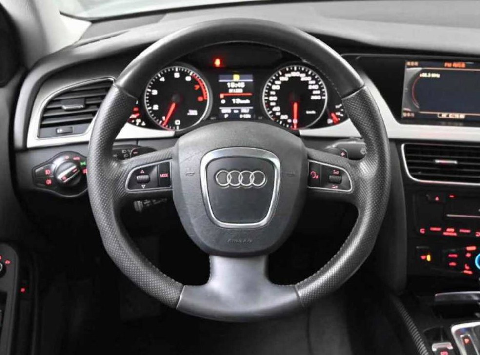 아우디 A4 2.0 TFSI 콰트로 사진 13